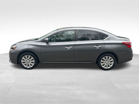 Used 2019 Nissan Sentra S FWD image 2
