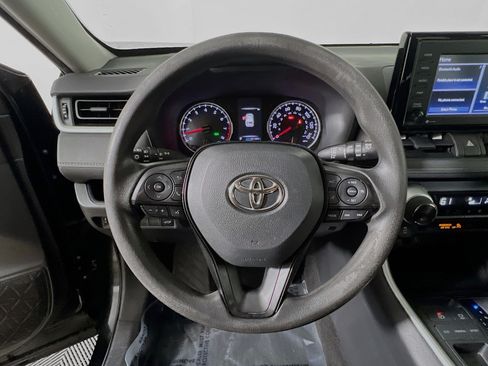 Used 2021 Toyota RAV4 XLE w/ Convenience Package FWD image 18