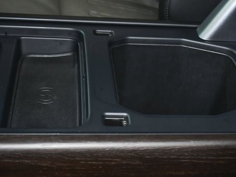 Used 2021 Land Rover Defender 110 X-Dynamic SE image 42