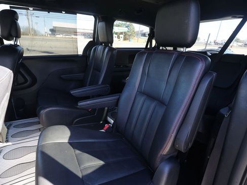 Used 2019 Dodge Grand Caravan GT FWD image 25
