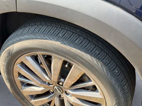 Used 2024 Nissan Pathfinder SL w/ SL Premium Package FWD image 10