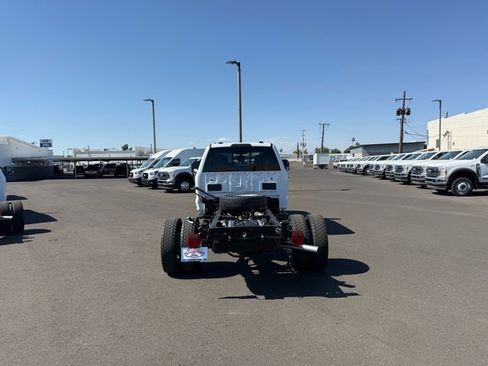 New 2026 Ford F550 4x4 Crew Cab image 3