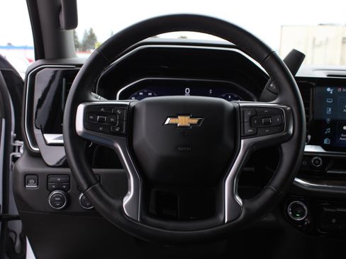 Used 2024 Chevrolet Silverado 2500 LT w/ Convenience Package image 8