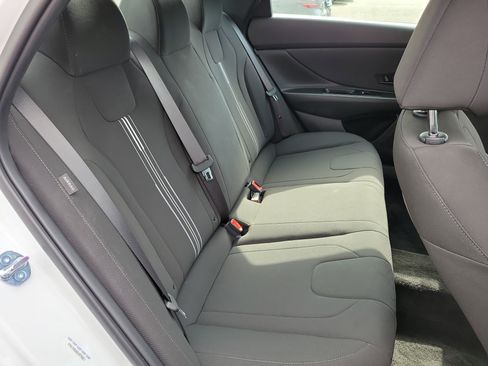 Certified 2025 Hyundai Elantra Sport image 21