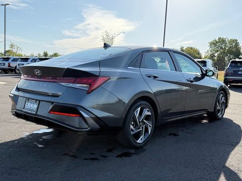 Used 2025 Hyundai Elantra SEL FWD image 5