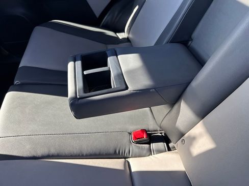 Used 2013 Toyota RAV4 Limited image 49