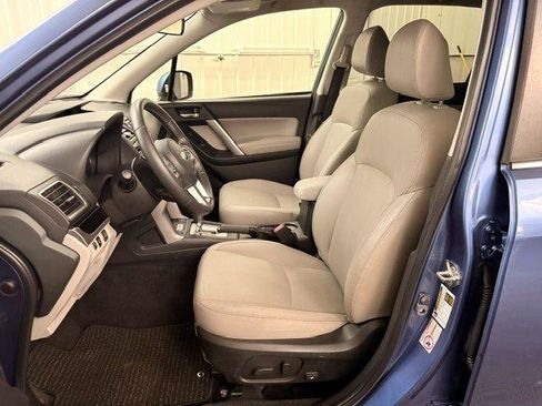Used 2017 Subaru Forester 2.5i Limited AWD/4WD image 5