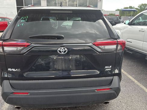 Used 2025 Toyota RAV4 XLE AWD/4WD image 11