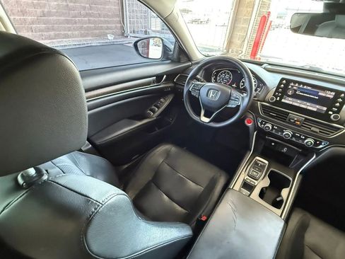 Used 2018 Honda Accord Touring image 24