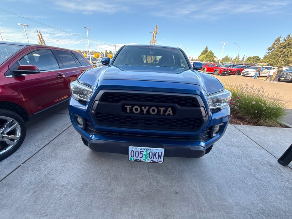 Certified 2017 Toyota Tacoma SR5 w/ Tow Package AWD/4WD image 2