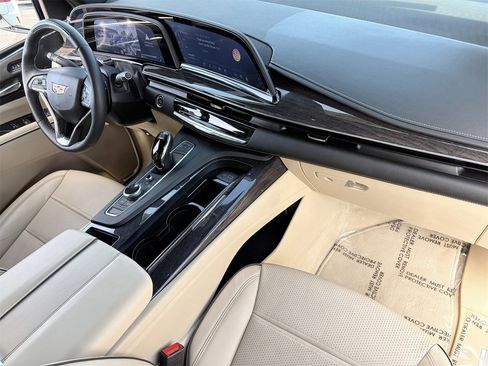 Certified 2023 Cadillac Escalade ESV Premium Luxury image 13