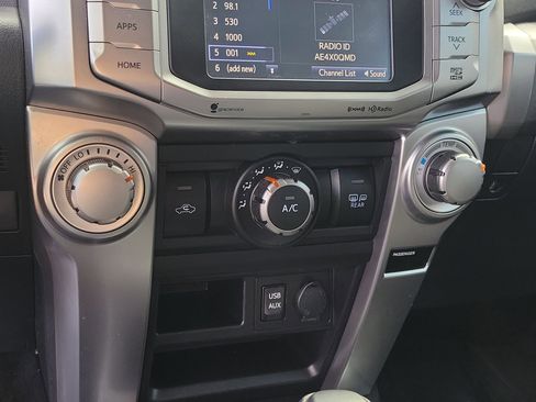 Used 2018 Toyota 4Runner SR5 image 27