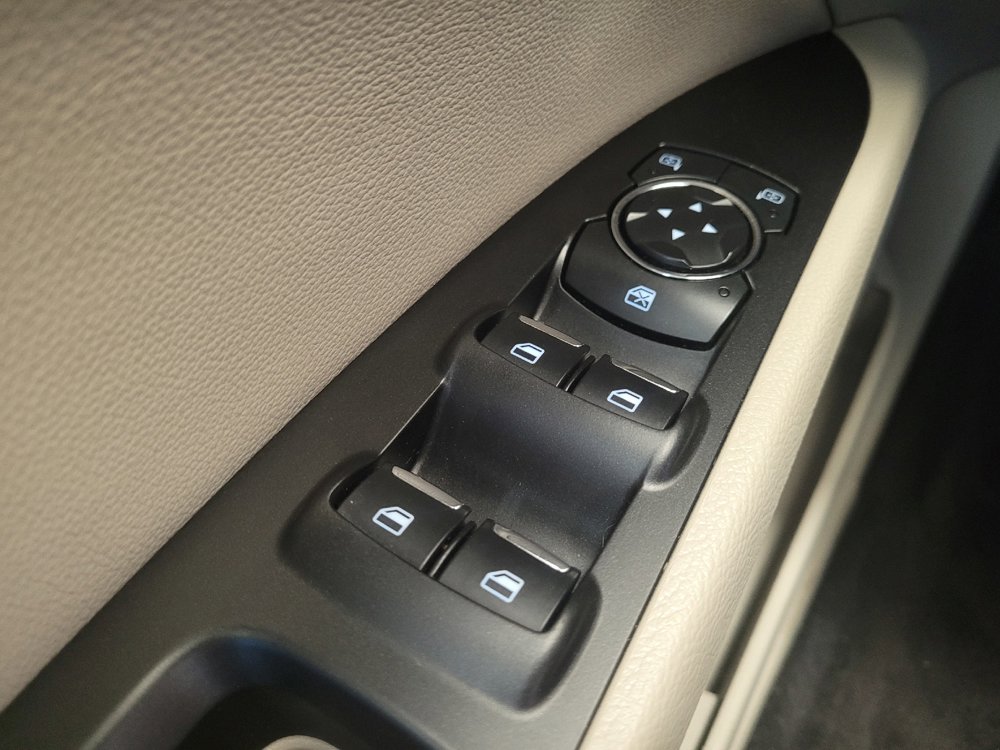 Used 2017 Ford Fusion SE w/ Fusion SE Technology Package FWD image 27