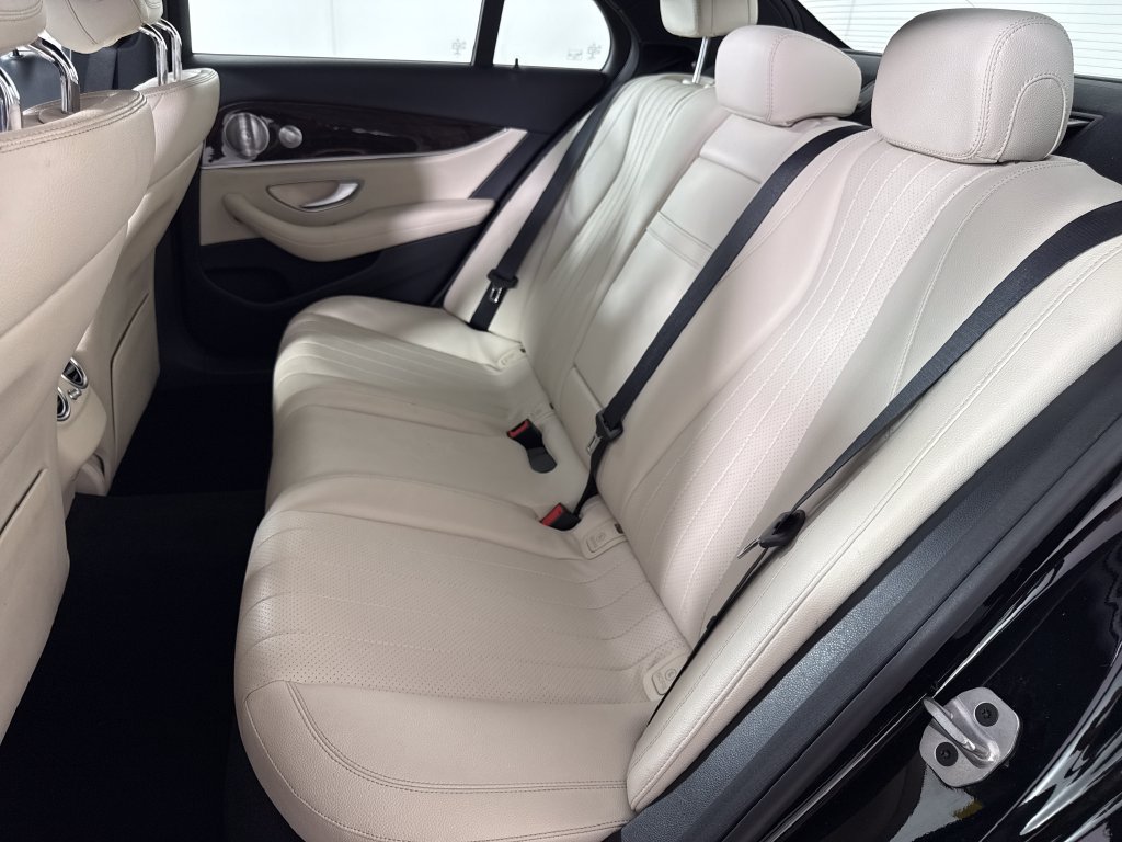 Used 2020 Mercedes-Benz E 350 Sedan image 12