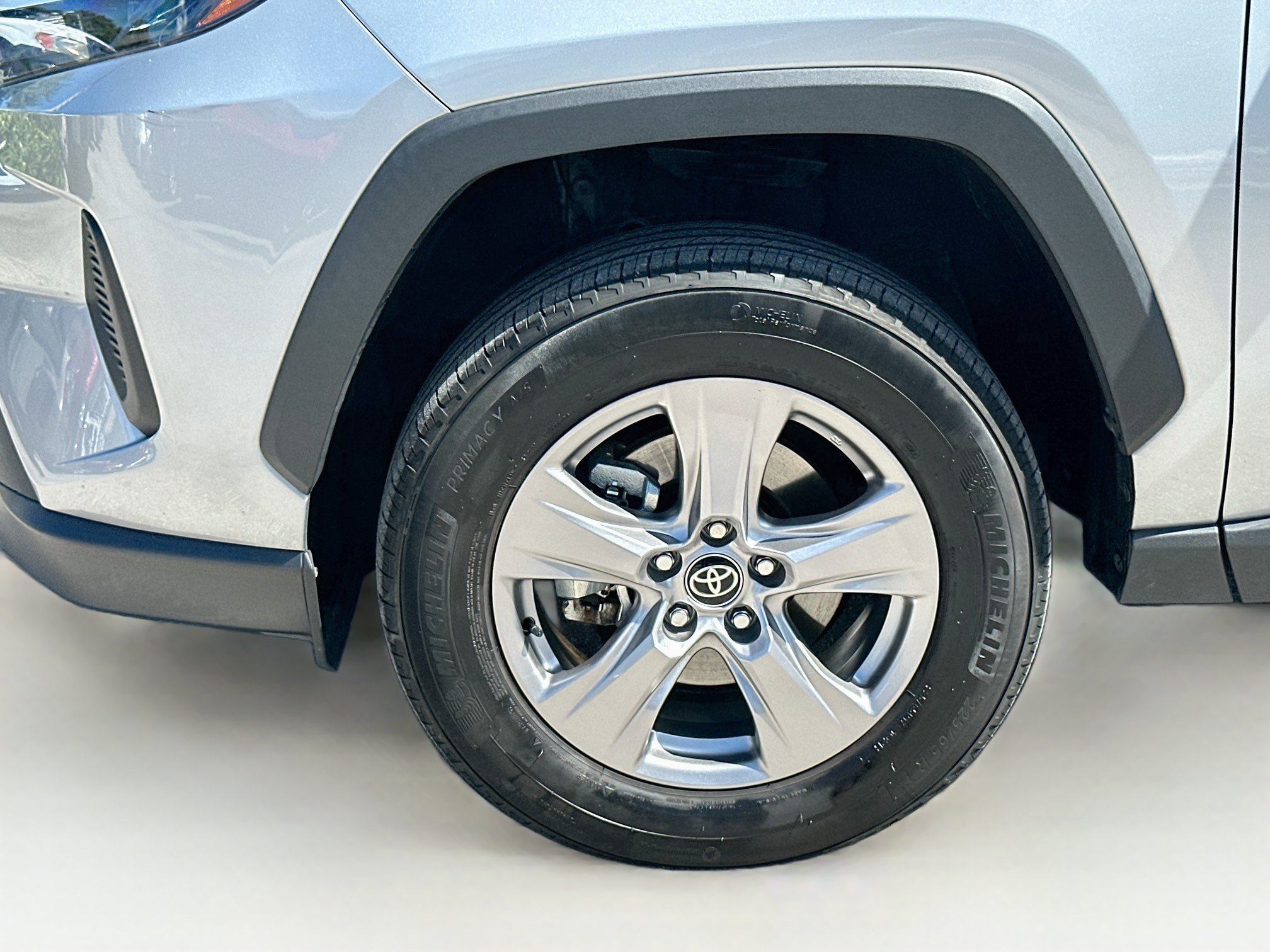 Used 2025 Toyota RAV4 XLE AWD/4WD image 27