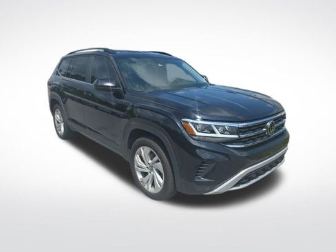 Used 2023 Volkswagen Atlas SE image 2