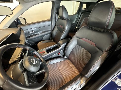 Used 2025 Nissan Kicks SR AWD/4WD image 11
