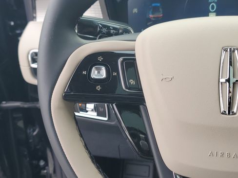 New 2026 Lincoln Corsair Premiere image 17