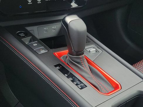New 2026 Nissan Kicks SR FWD image 29