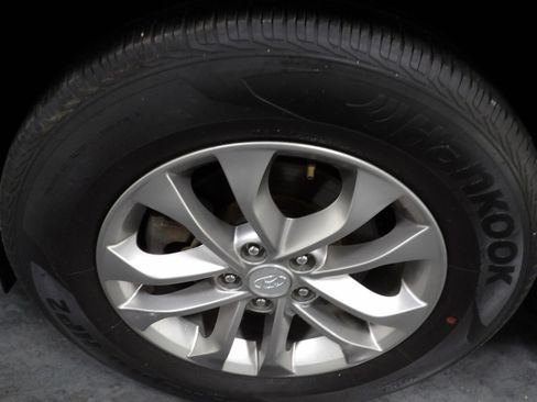 Used 2019 Hyundai Santa Fe SE w/ Cargo Package image 23