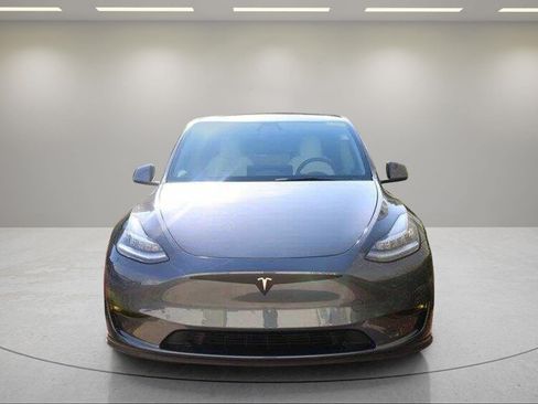 Used 2021 Tesla Model Y Long Range AWD/4WD image 24