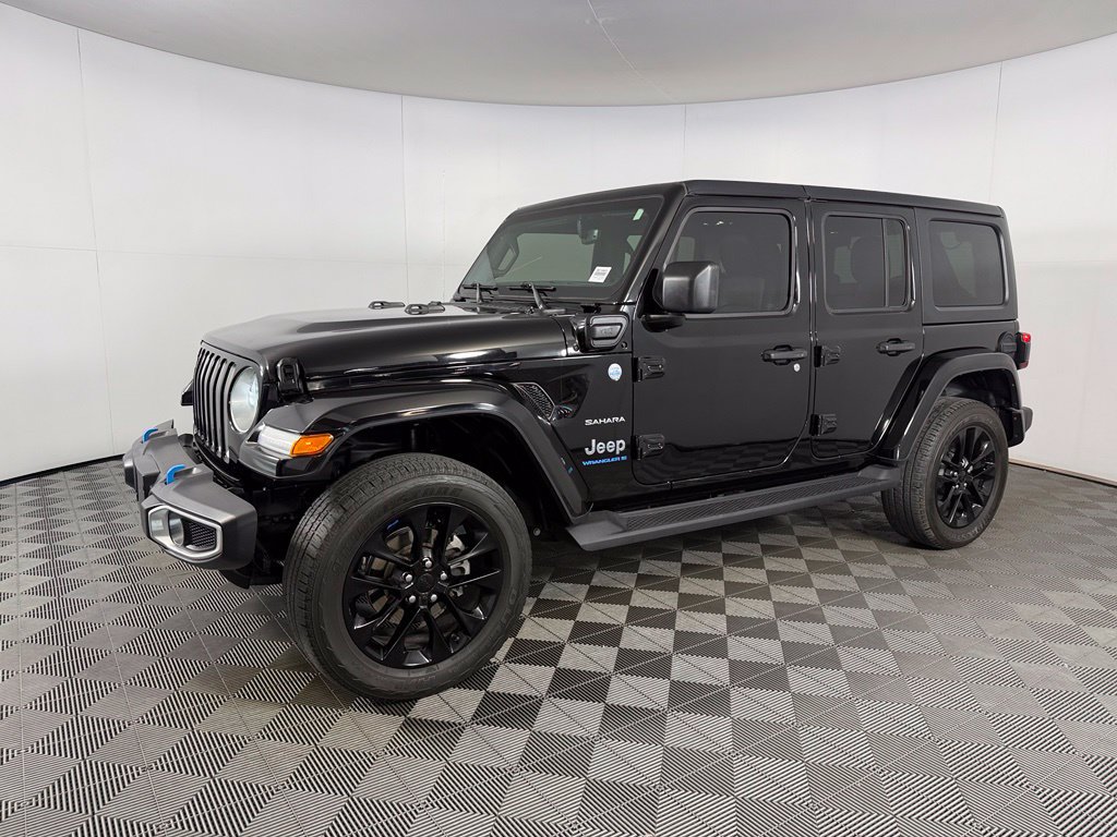 Used 2023 Jeep Wrangler Unlimited Sahara AWD/4WD image 5