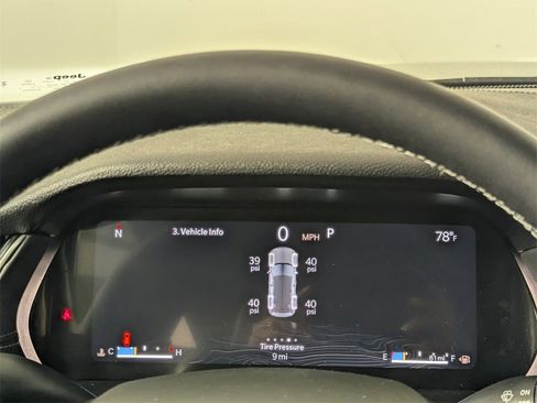 New 2025 Jeep Grand Cherokee Altitude image 19