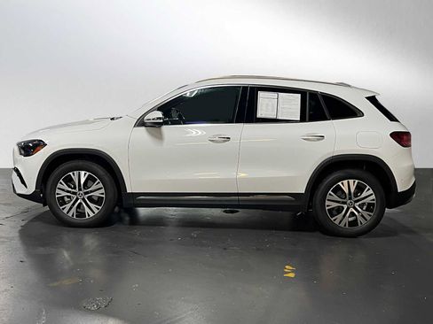 Certified 2025 Mercedes-Benz GLA 250 4MATIC image 4