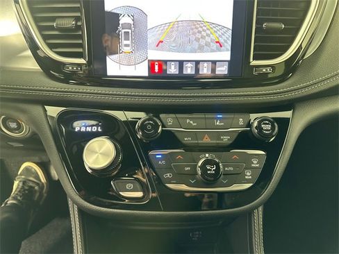 New 2026 Chrysler Pacifica Limited w/ S Appearance Package image 30