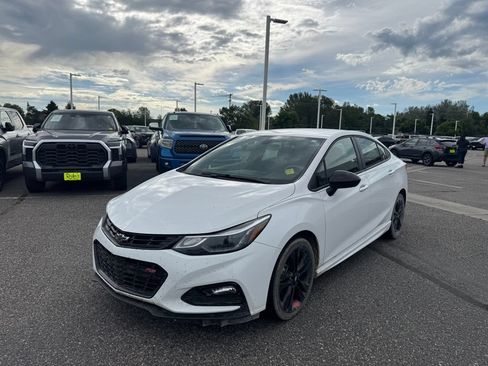 Used 2018 Chevrolet Cruze LT w/ Convenience Package FWD image 1