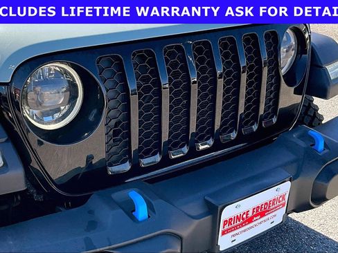 Used 2023 Jeep Wrangler Unlimited w/ Cold Weather Group AWD/4WD image 25