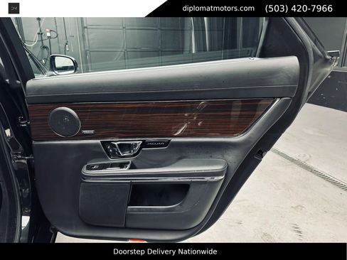 Used 2015 Jaguar XJ L Portfolio AWD/4WD image 28