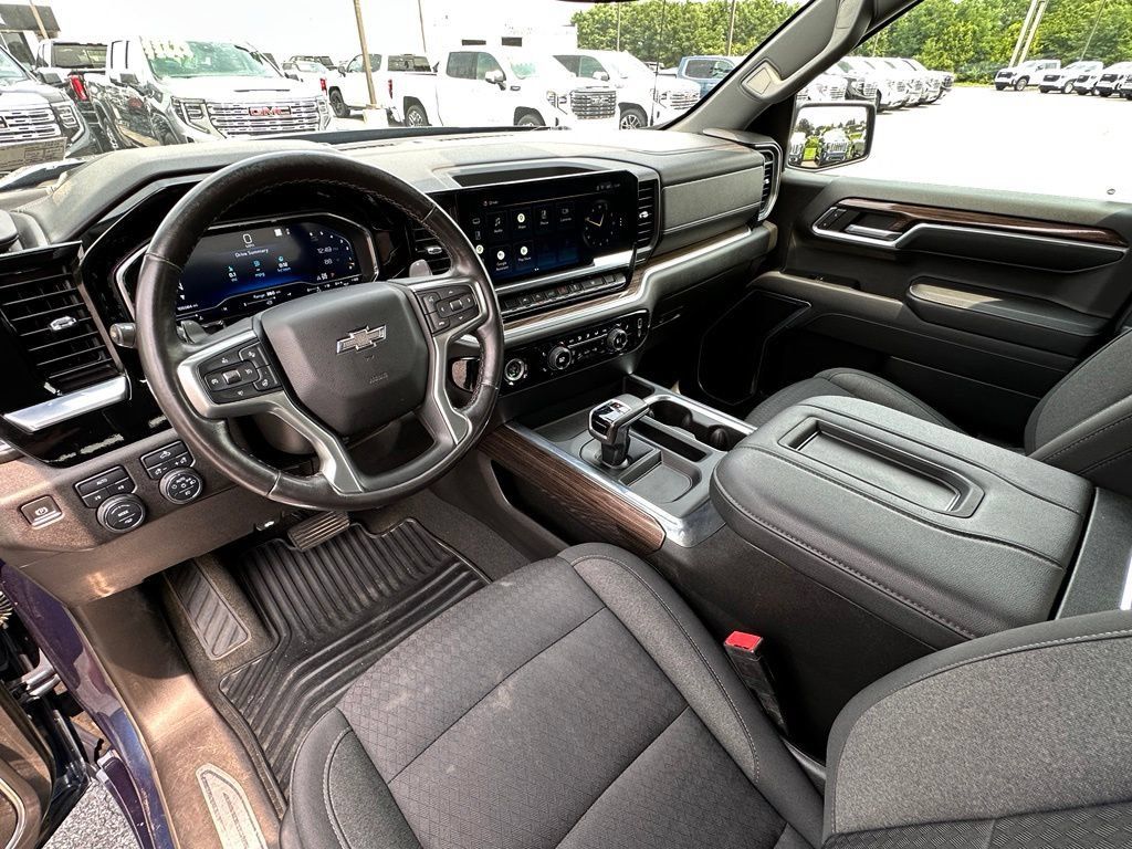 Used 2022 Chevrolet Silverado 1500 RST AWD/4WD image 22