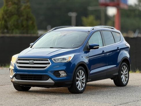 Used 2017 Ford Escape Titanium w/ Equipment Group 301A FWD image 6
