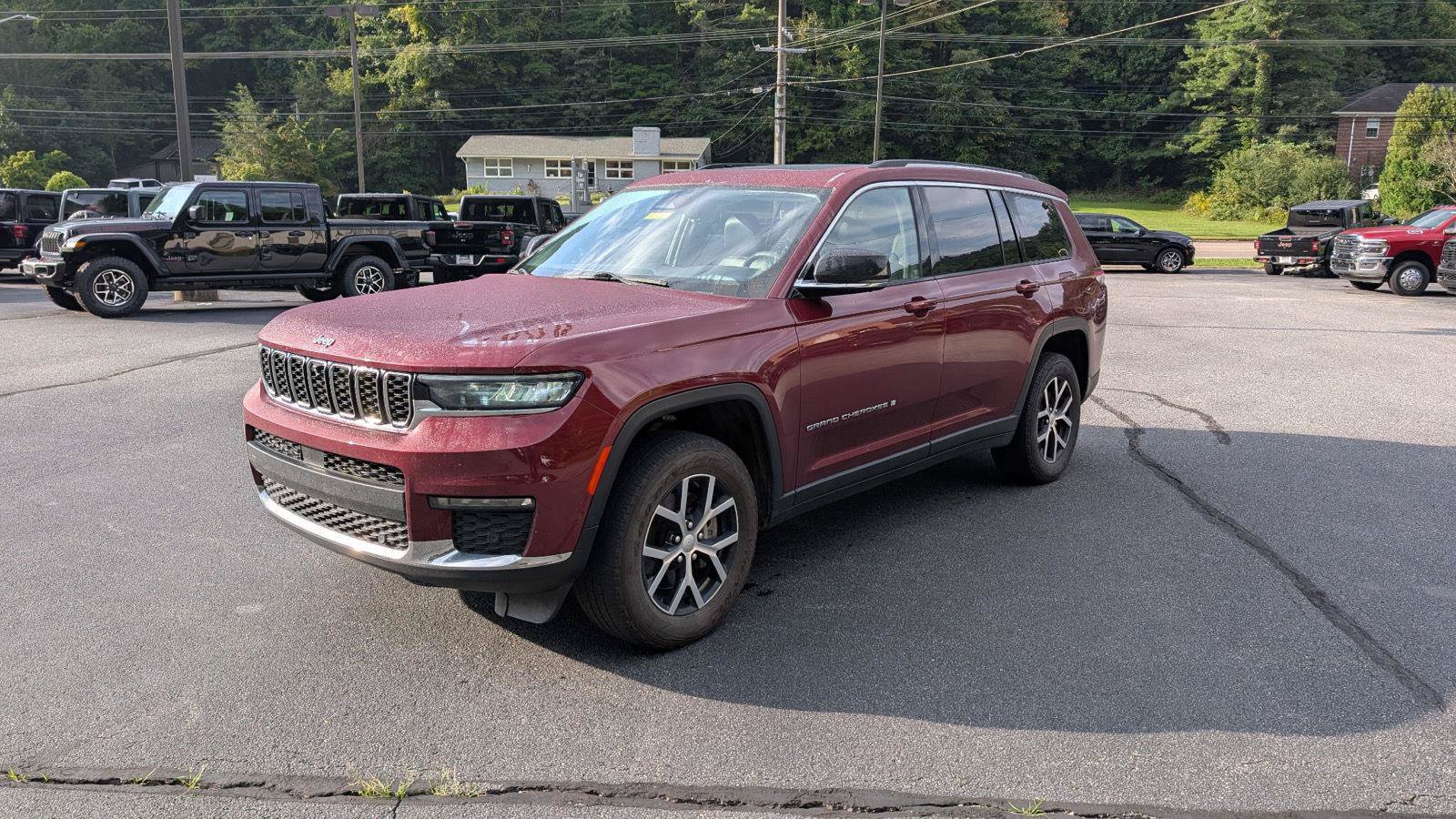 Used 2023 Jeep Grand Cherokee L Limited w/ Luxury Tech Group II AWD/4WD image 41