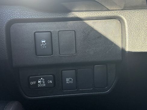 Used 2021 Toyota Tacoma SR5 image 3