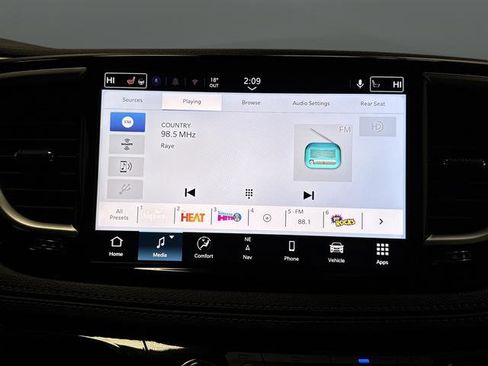 New 2026 Chrysler Pacifica Pinnacle w/ Trailer Tow Group image 20