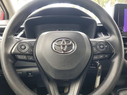 Certified 2025 Toyota Corolla LE FWD image 20