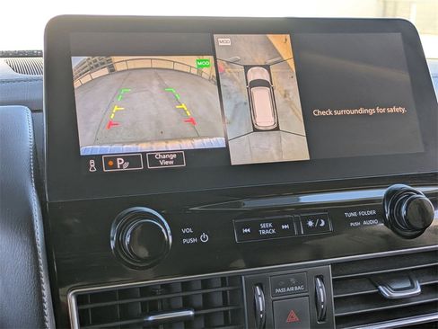 Used 2024 INFINITI QX80 Luxe image 16