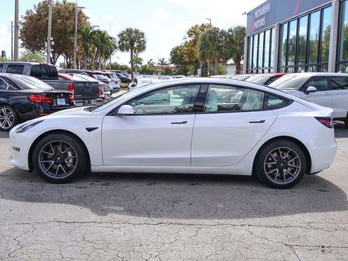Used 2023 Tesla Model 3 Standard Range image 17