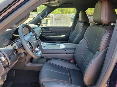 New 2025 Nissan Armada SL w/ Captain's Chari Seat Package image 8