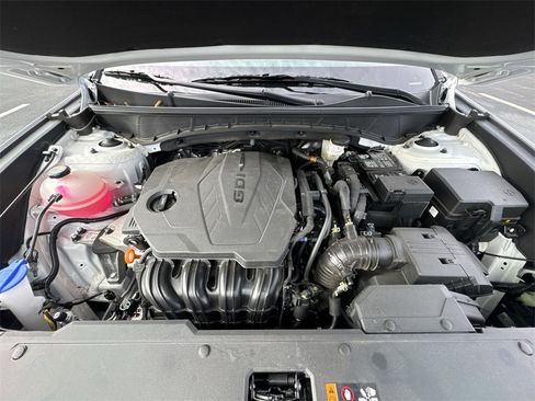 Used 2025 Hyundai Tucson SE image 25