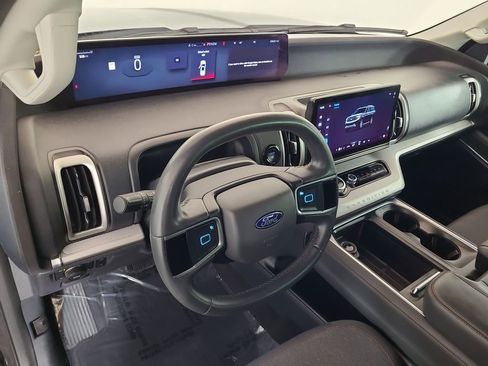 Used 2025 Ford Expedition Max Active image 12