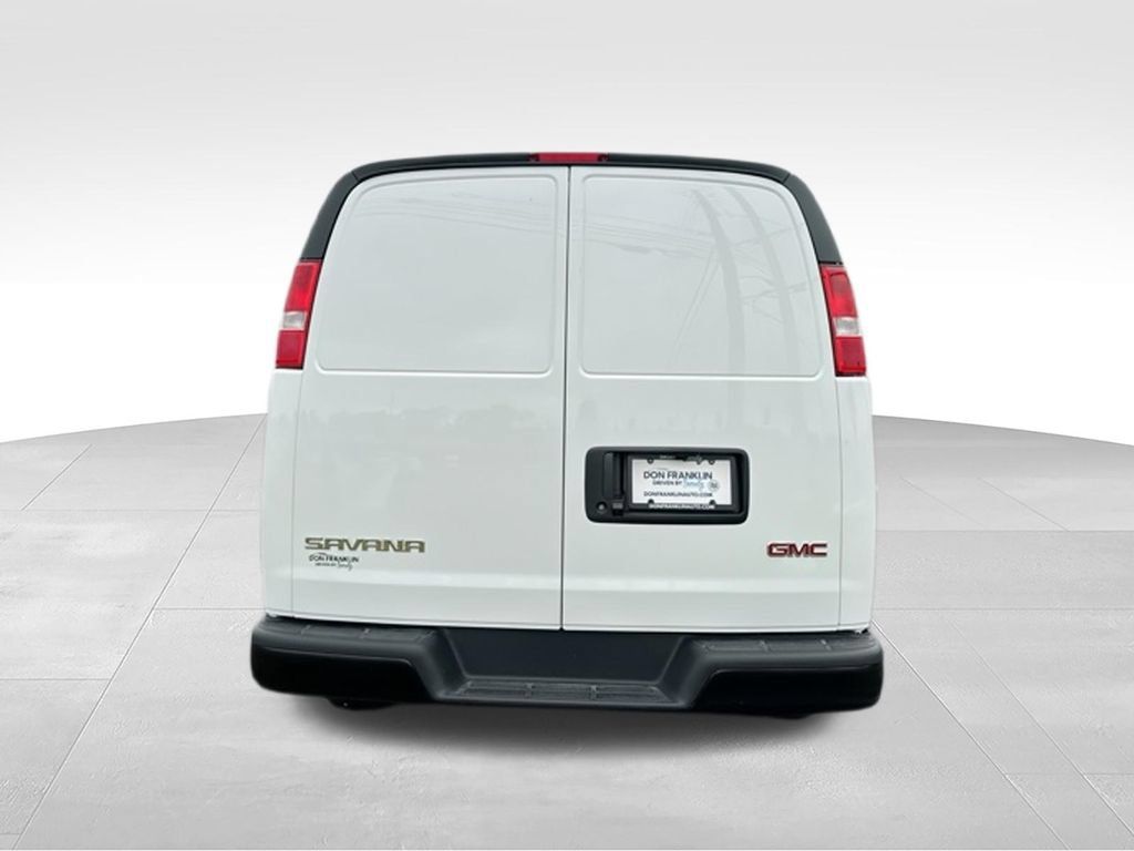 New 2025 GMC Savana 3500 Extended RWD image 7