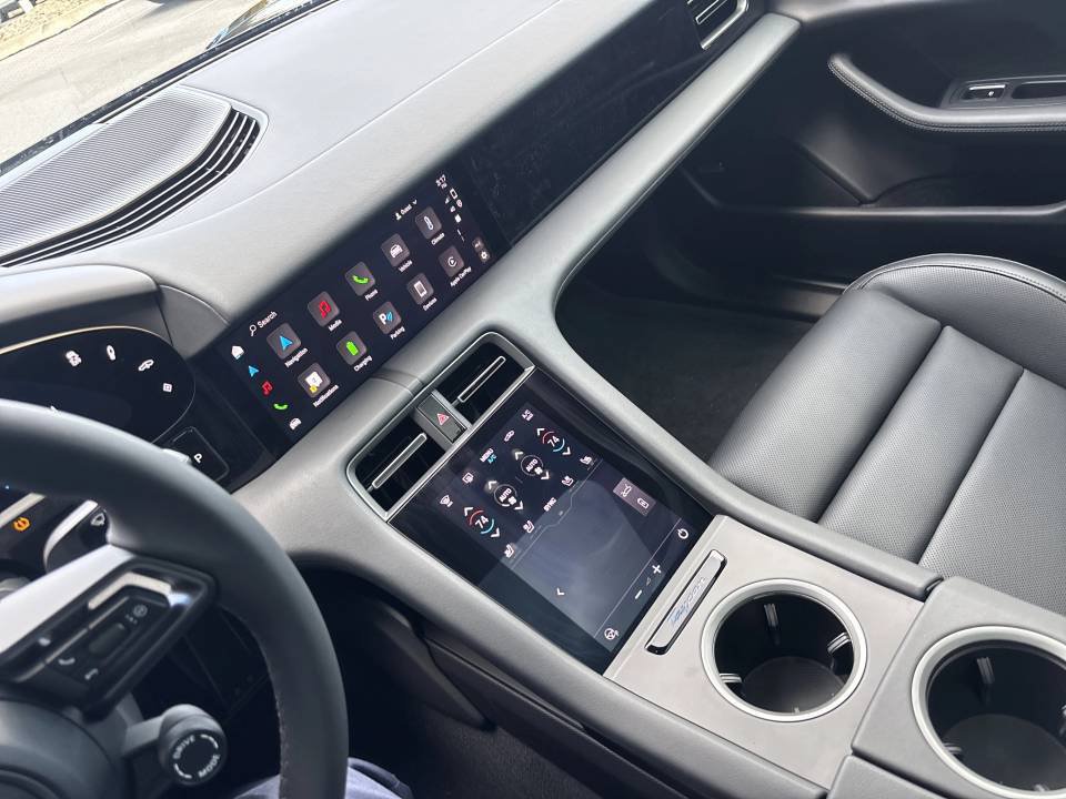 Certified 2025 Porsche Taycan w/ Premium Package RWD image 18