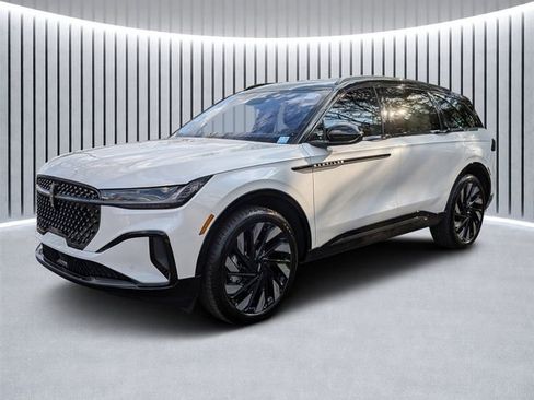 New 2026 Lincoln Nautilus Reserve w/ Jet Appearance Package image 6