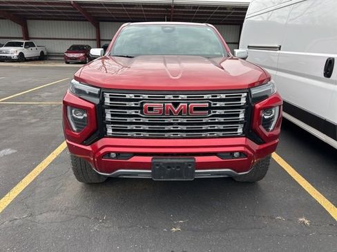 Used 2024 GMC Canyon Denali image 19