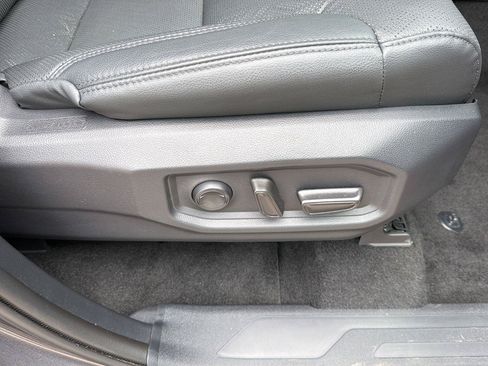 Used 2024 Toyota Tundra Limited AWD/4WD image 18