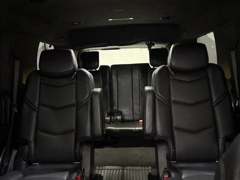 Used 2019 Cadillac Escalade Platinum AWD/4WD image 28