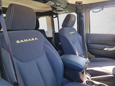 Used 2013 Jeep Wrangler Unlimited Sahara w/ Connectivity Group AWD/4WD image 12